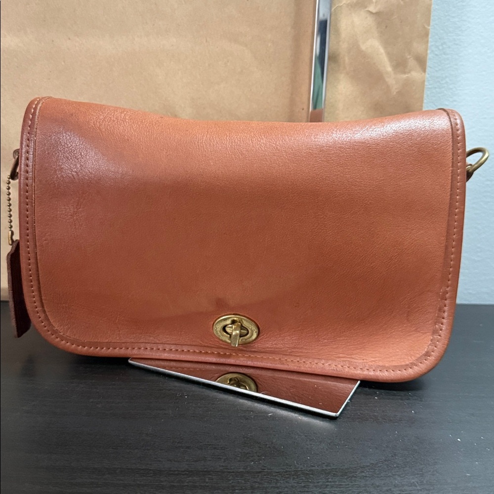 Coach Vintage Pocket Purse - Picture 3 of 17